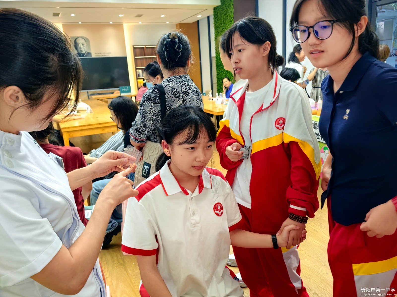 图8  耳穴贴压疗法体验区.jpg